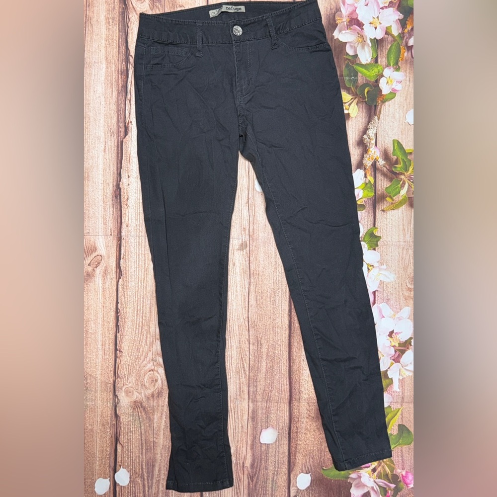 Refuge Charcoal Pants